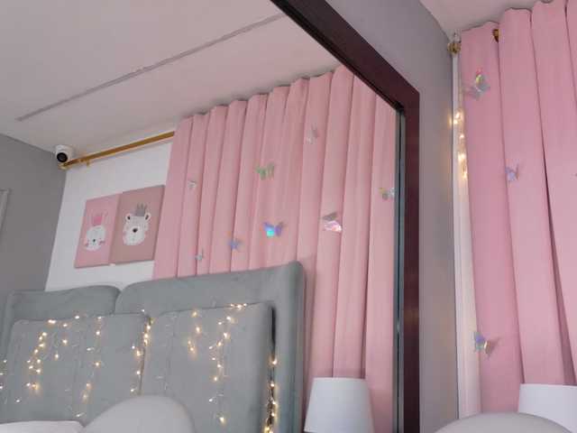 ZaharaFox2 live cam on BongaCams