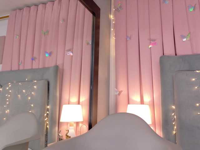 ZaharaFox2 live cam on BongaCams