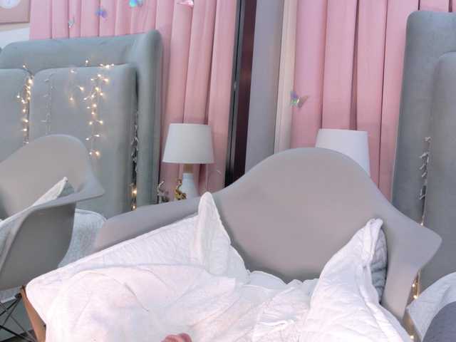 ZaharaFox2 live cam on BongaCams