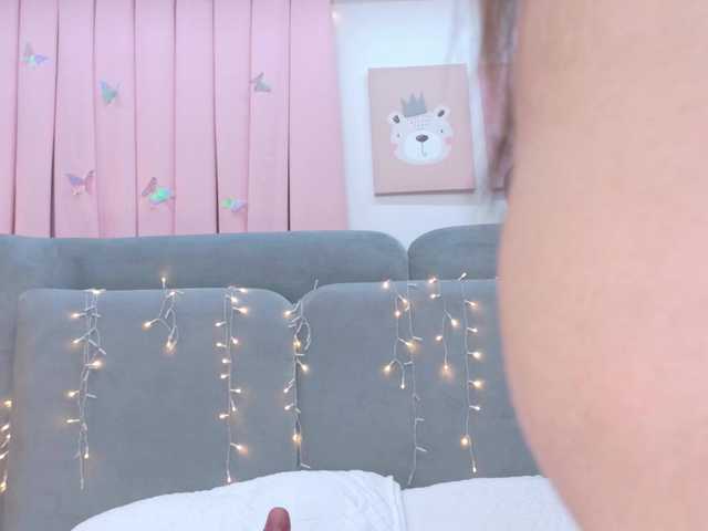 ZaharaFox2 live webcam show