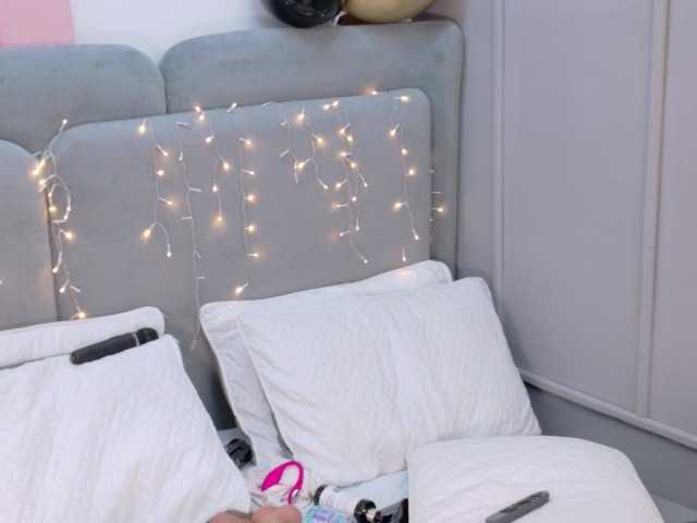 ZaharaFox2 live webcam show