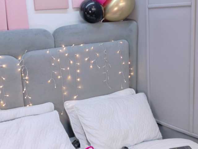 ZaharaFox2 live webcam show