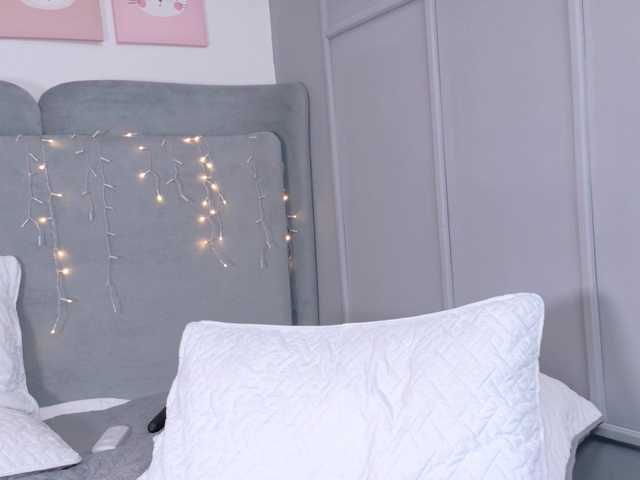 ZaharaFox2 live webcam show