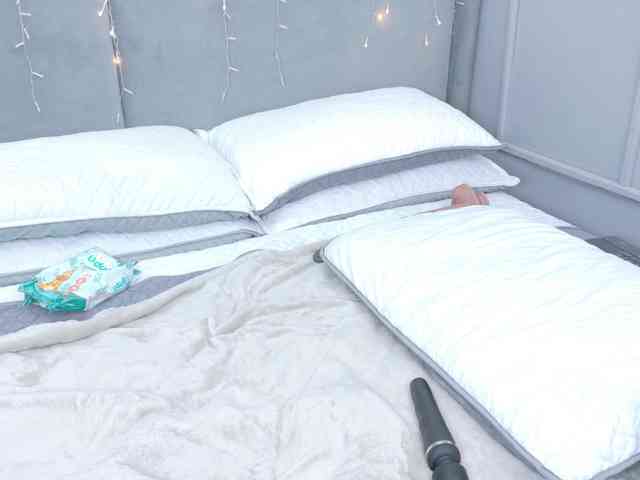 ZaharaFox2 webcam
