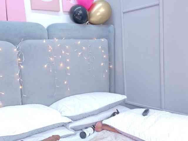 ZaharaFox2 Live Webcam on BongaCams