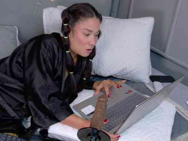 ZaharaFox2 webcam