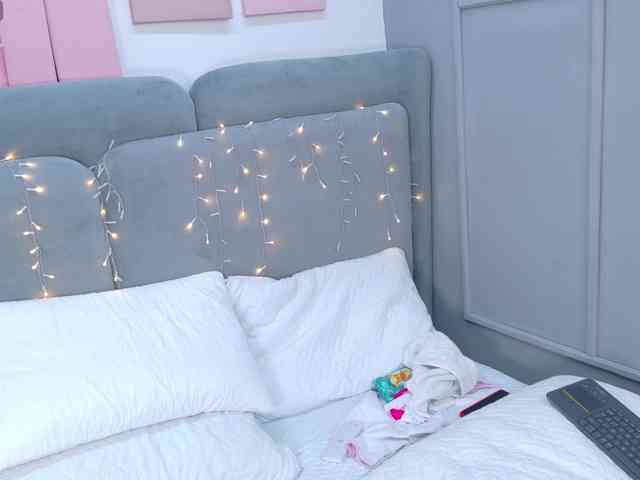 ZaharaFox2 webcam