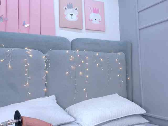 ZaharaFox2 webcam