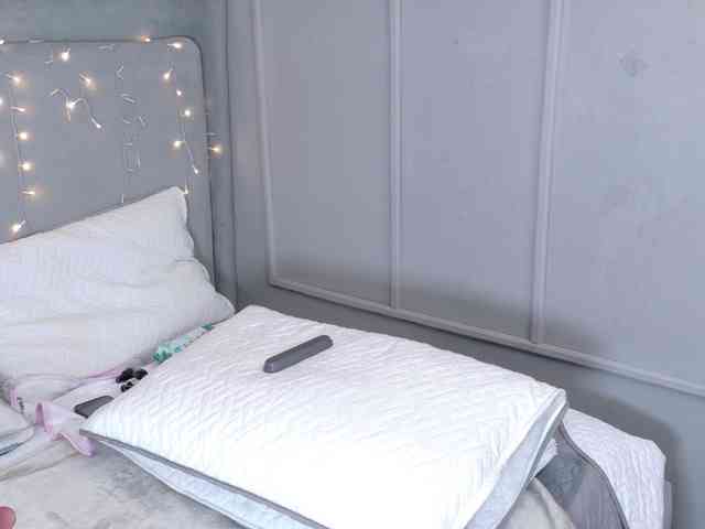 ZaharaFox2 webcam