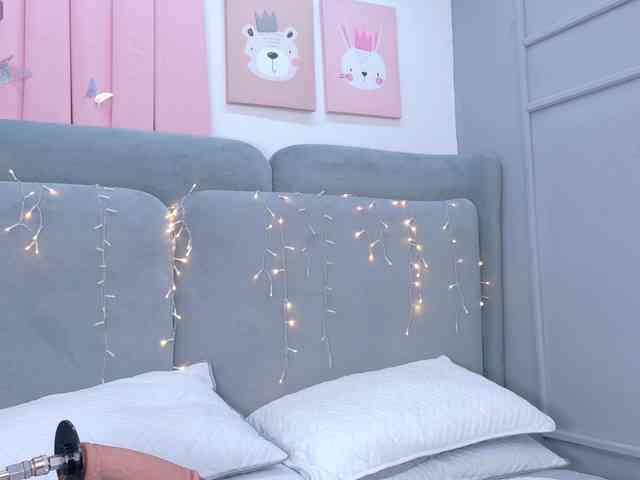 ZaharaFox2 webcam