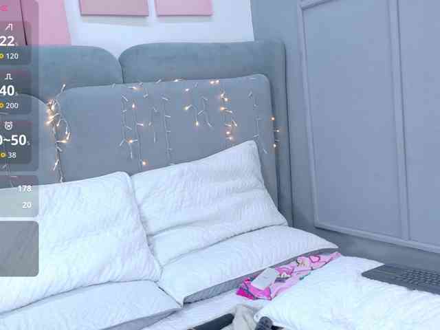 ZaharaFox2 webcam
