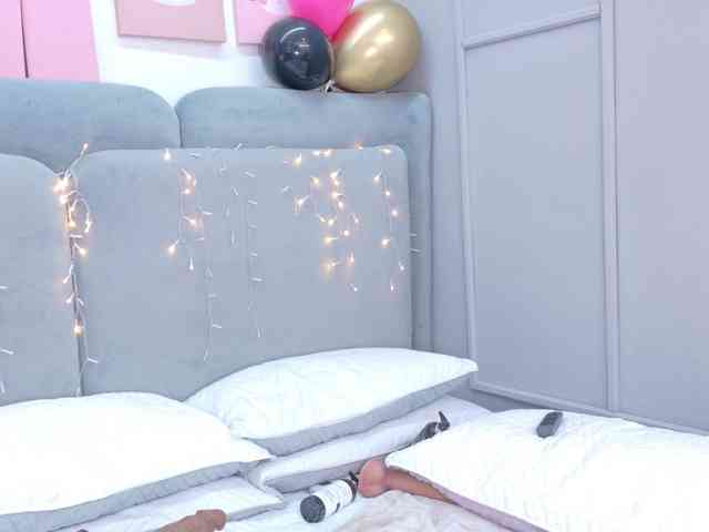 ZaharaFox2 Live Webcam on BongaCams