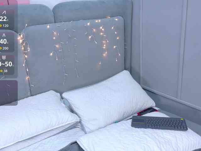 ZaharaFox2 webcam
