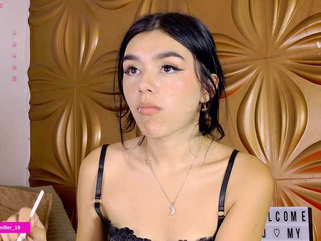 Paulinamiller live cam