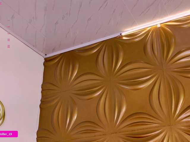 Paulinamiller live cam