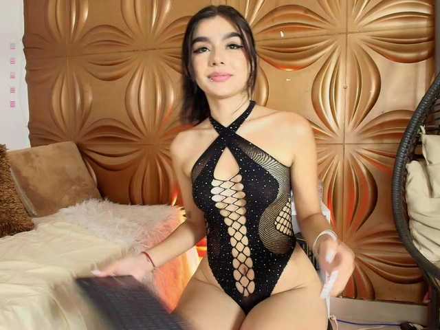 Paulinamiller live cam on BongaCams