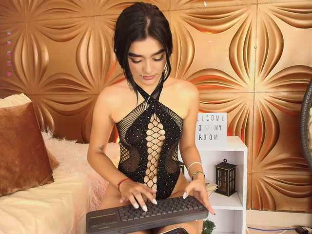 Paulinamiller live cam on BongaCams