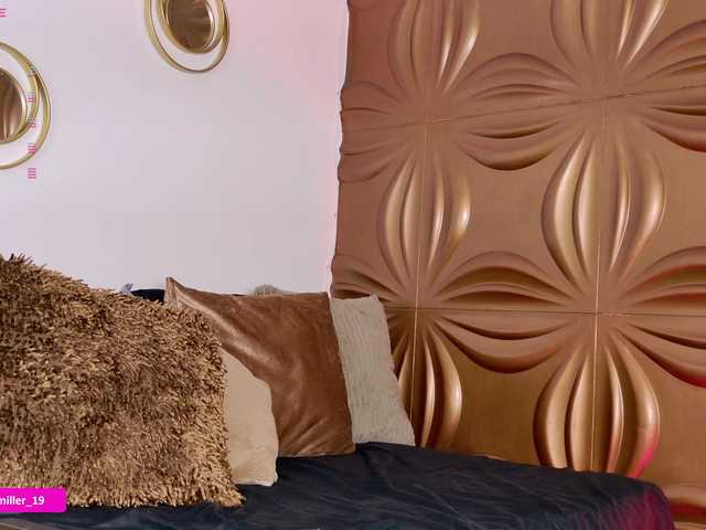 Paulinamiller live cam preview