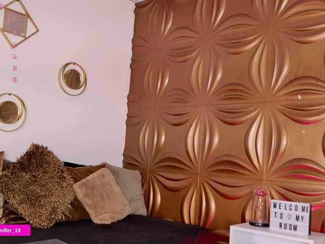Paulinamiller live cam on BongaCams