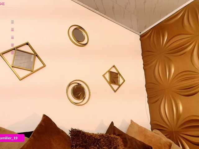 Paulinamiller live cam on BongaCams