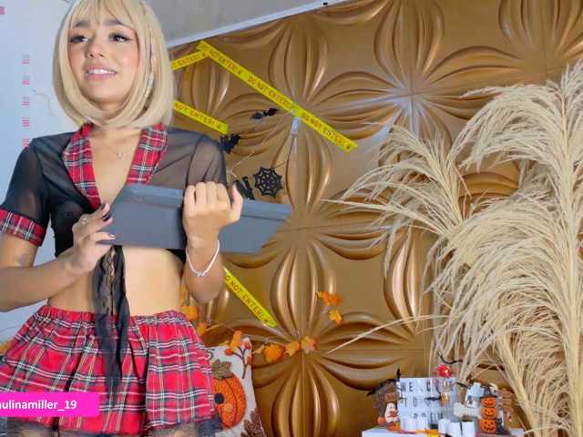 Paulinamiller live cam preview
