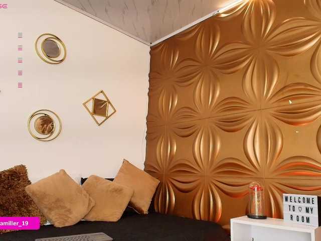 Paulinamiller live cam