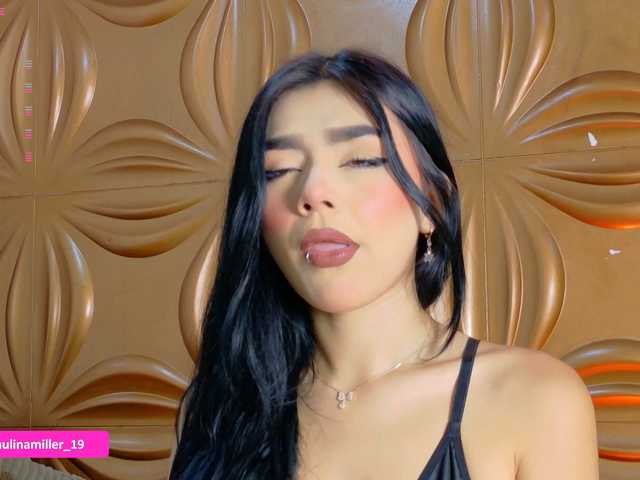 Paulinamiller live cam on BongaCams