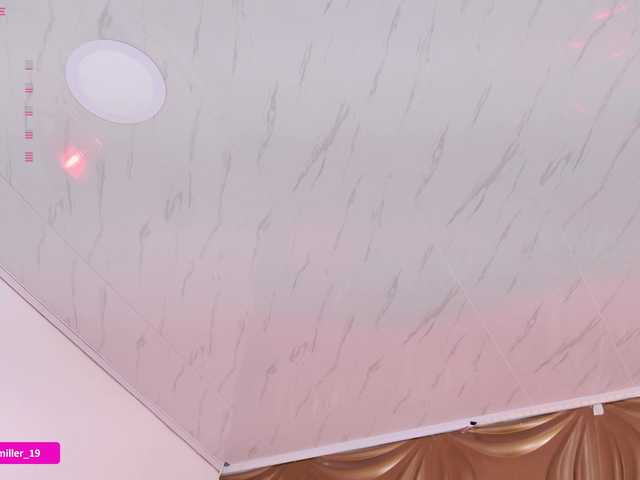 Paulinamiller live cam