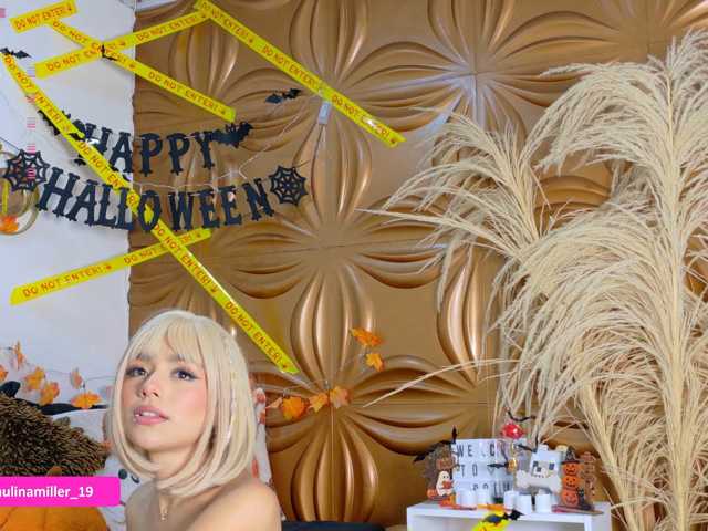 Paulinamiller live cam on BongaCams
