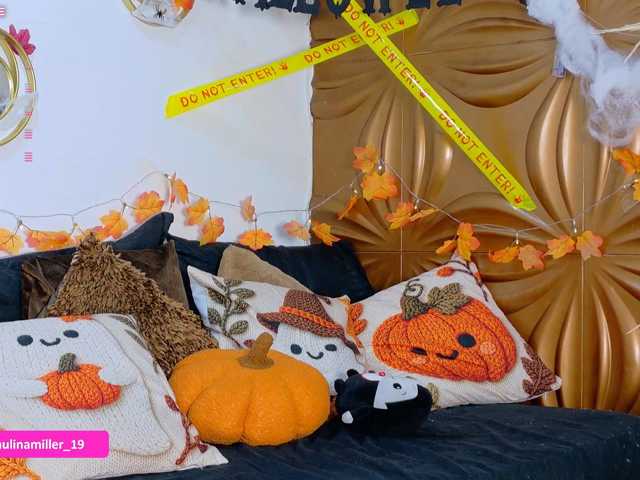 Paulinamiller live cam on BongaCams