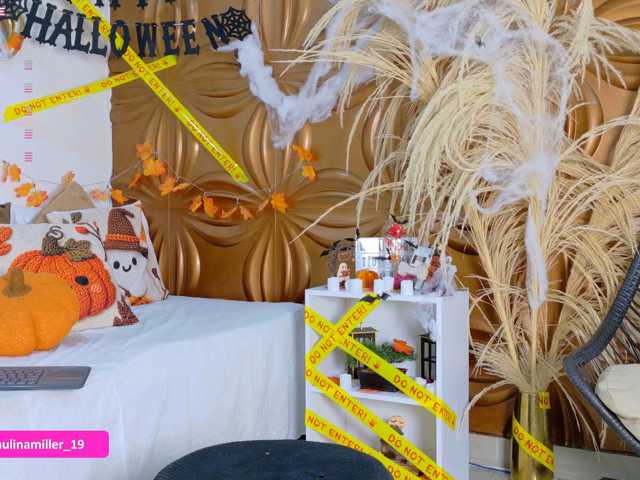 Paulinamiller live cam on BongaCams