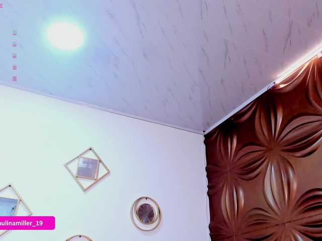 Paulinamiller live cam preview