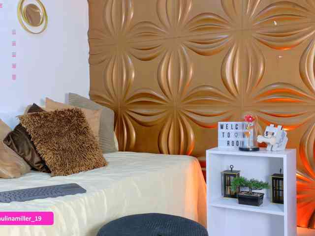 paulinamiller's live room