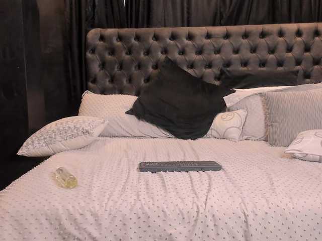 Yulieth-n-Greinberland live cam on BongaCams