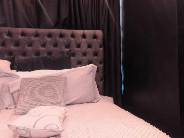 Yulieth-n-Greinberland live cam on BongaCams