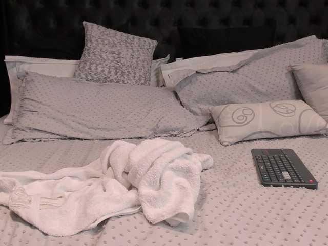 Yulieth-n-Greinberland live cam on BongaCams
