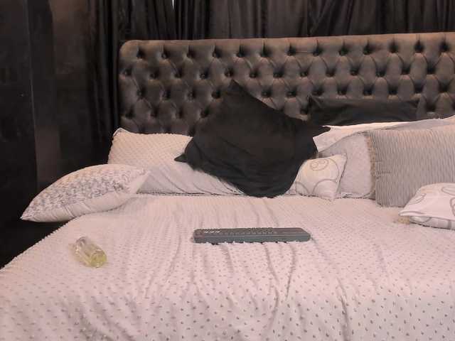 Yulieth-n-Greinberland live cam on BongaCams
