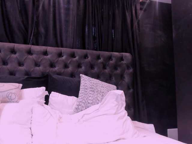Yulieth-n-Greinberland live cam on BongaCams