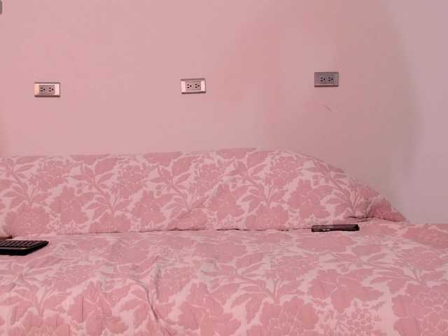 Yulieth-n-Greinberland live cam on BongaCams