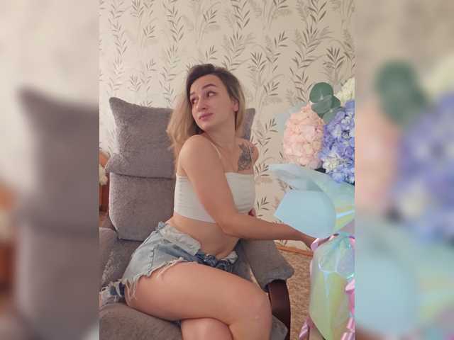 Lola107 live cam on BongaCams