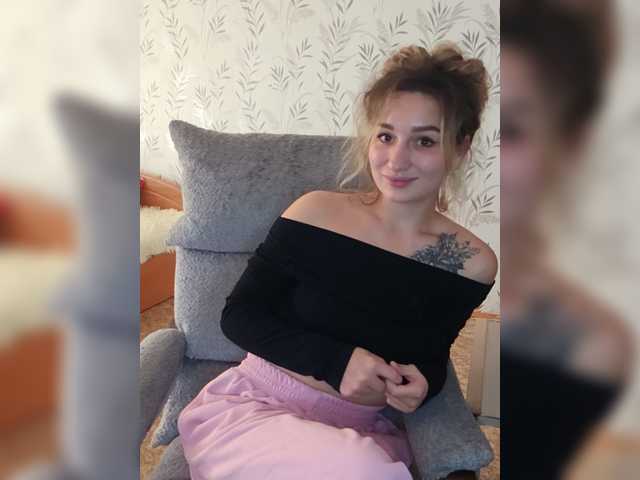Lola107 live cam on BongaCams