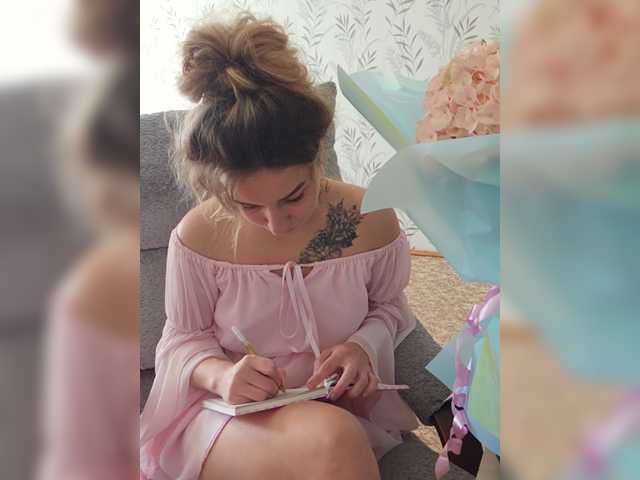 Lola107 live cam on BongaCams