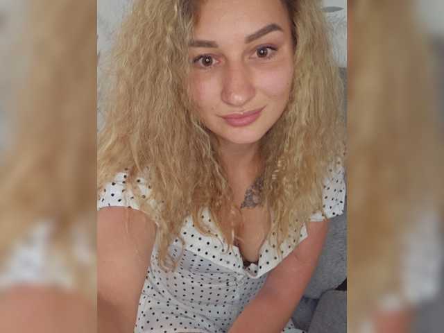 Lola107 live cam on BongaCams