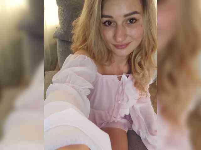 Lola107 webcam