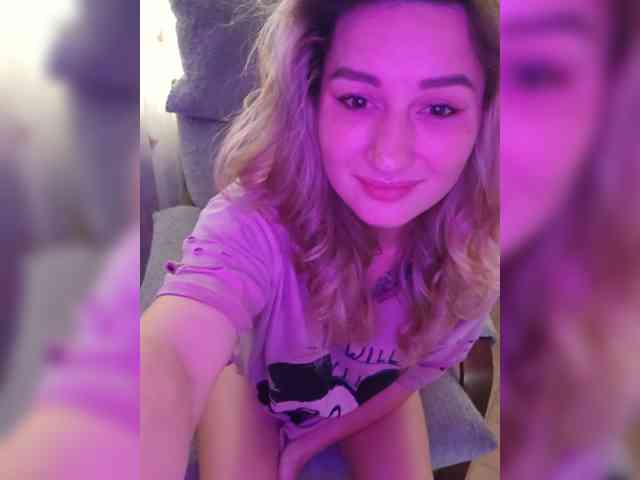Lola107 webcam