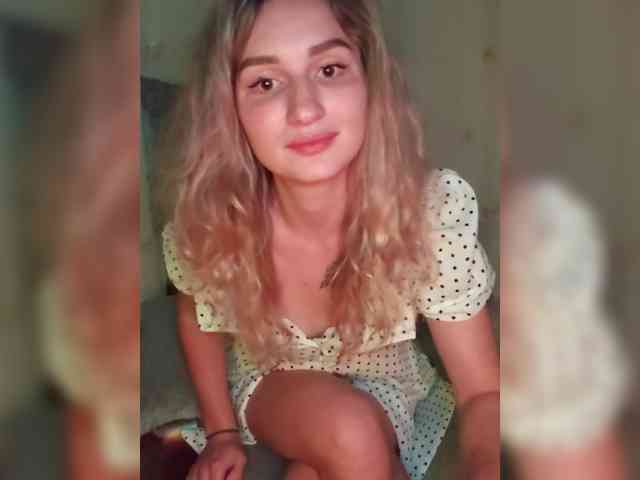 Lola107 webcam
