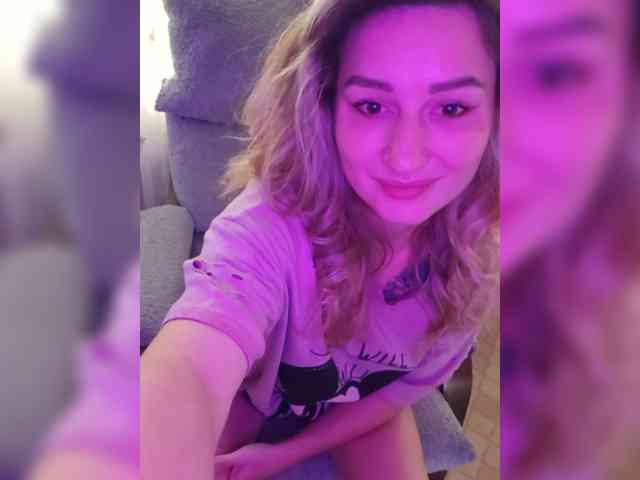 Lola107 webcam