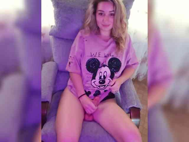 Lola107 webcam