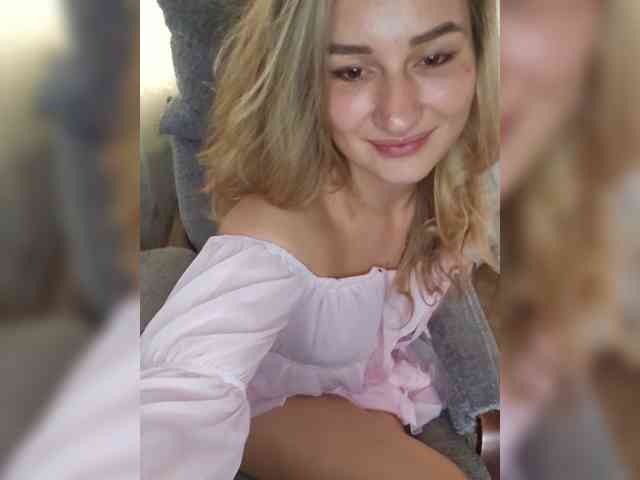 Lola107 webcam
