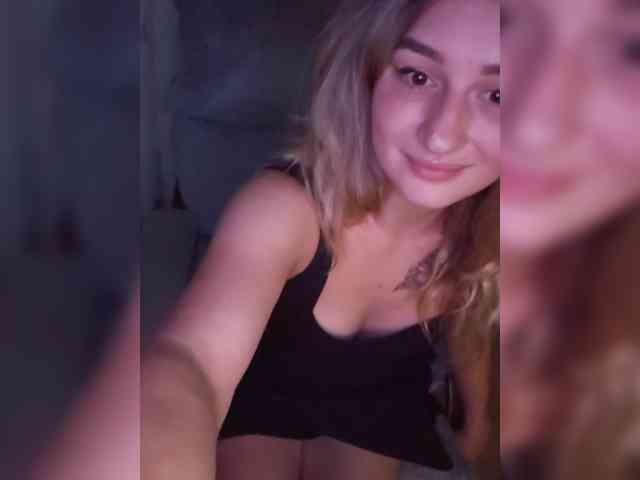 Lola107 webcam